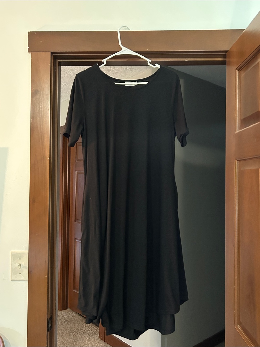 Essential Black Midi Dress with Short Sleeves